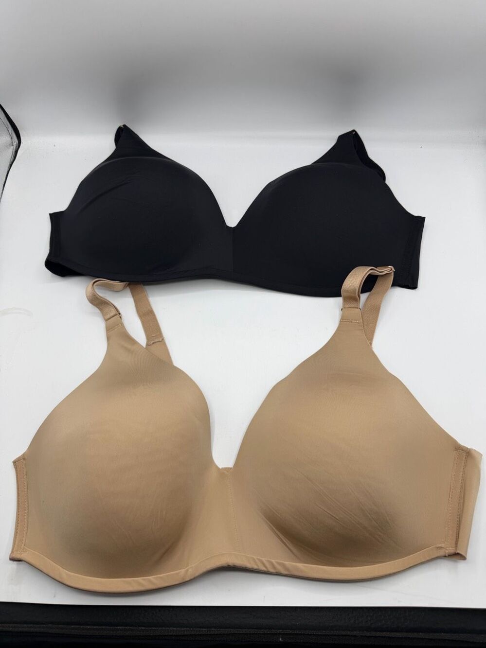SOMA Set of 2 Nude and Black Vanishing 360 Wireless Bras-38C